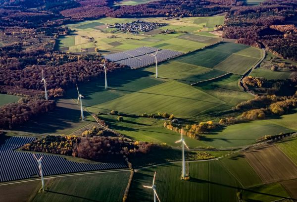 Top stratégies pour triompher des défis de la transition énergétique